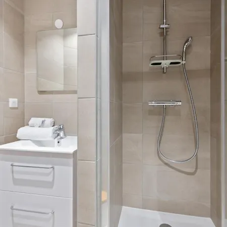 Celadon - Welkeys Apartman *